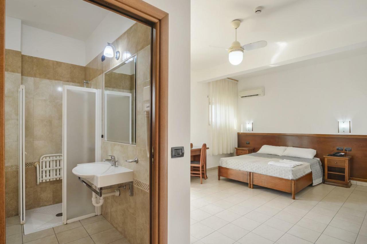 Hotel dei Bizantini&Villaggio Campo dei Messapi San Pietro in Bevagna Esterno foto